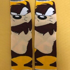 PAIR OF TAZMANIAN DEVIL SOCKS UNISEX SIZE 6-12 BNWOT